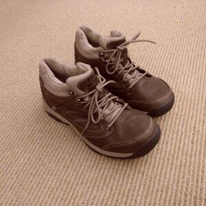 New Balance Size 10 1/2 Brown 1569 Gore Tex Hiking Boots Like New!